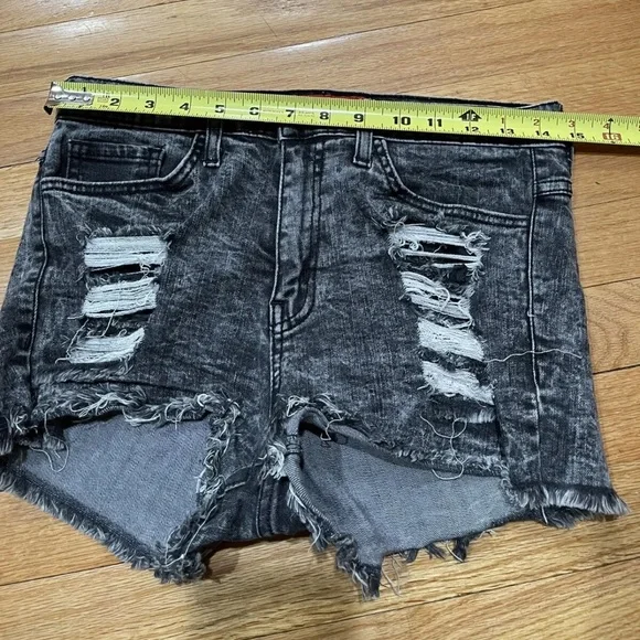 Akira Chicago Red Label Black Acid Wash Denim Shorts M Waist 29” Rise 10” EUC - Picture 6 of 8